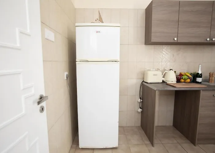 Aladdin's Hostal Lárnaca