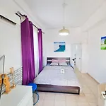 Aladdin's Hostel Larnaca
