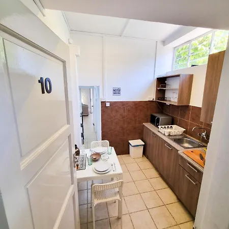 Aladdin's بيت شباب