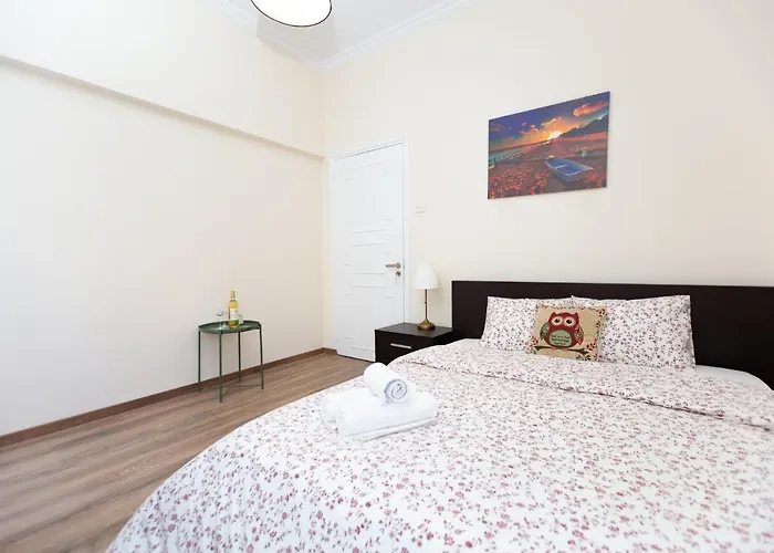 Aladdin's * لارنكا